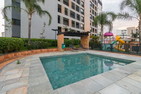 Apartamento à venda com 170m², 3 quartos e 4 vagas Apartamento à venda com 170m², 3 quartos e 4 vagasÁrea comum - Piscina