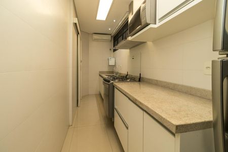 Apartamento à venda com 170m², 3 quartos e 4 vagas Apartamento à venda com 170m², 3 quartos e 4 vagasÁrea comum - Salão de festas