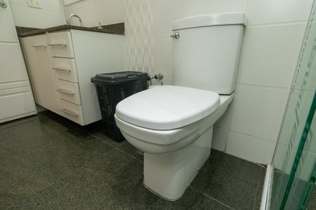 Apartamento à venda com 170m², 3 quartos e 4 vagas Apartamento à venda com 170m², 3 quartos e 4 vagasBanheiro Social