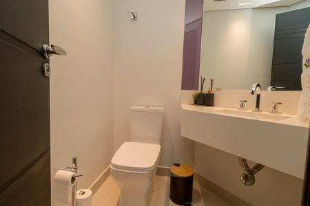 Apartamento à venda com 170m², 3 quartos e 4 vagas Apartamento à venda com 170m², 3 quartos e 4 vagasLavabo