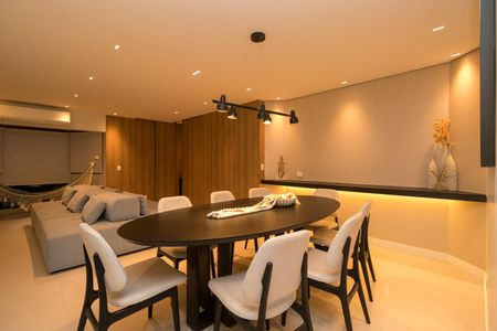 Apartamento à venda com 170m², 3 quartos e 4 vagas Apartamento à venda com 170m², 3 quartos e 4 vagasSala