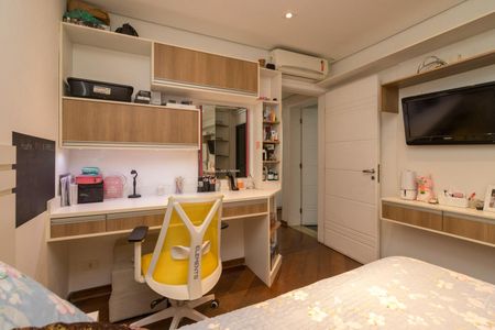 Apartamento à venda com 170m², 3 quartos e 4 vagas Apartamento à venda com 170m², 3 quartos e 4 vagasQuarto 1
