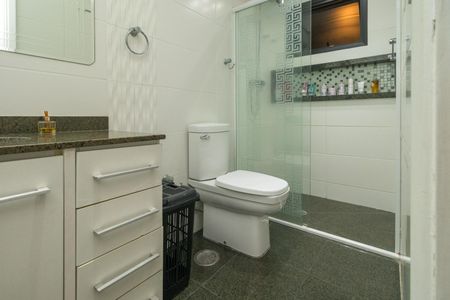 Apartamento à venda com 170m², 3 quartos e 4 vagas Apartamento à venda com 170m², 3 quartos e 4 vagasBanheiro Social