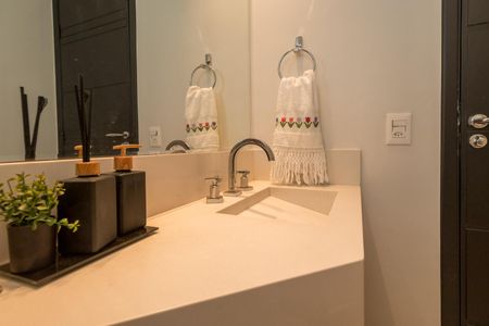 Apartamento à venda com 170m², 3 quartos e 4 vagas Apartamento à venda com 170m², 3 quartos e 4 vagasLavabo
