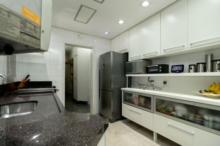 Apartamento à venda com 170m², 3 quartos e 4 vagas Apartamento à venda com 170m², 3 quartos e 4 vagasCozinha