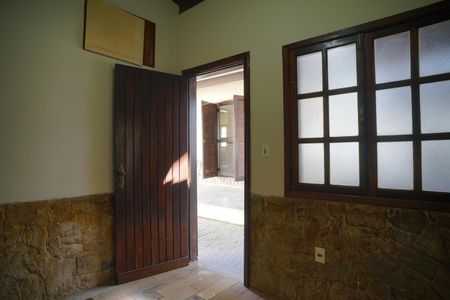 Casa à venda com 360m², 4 quartos e 2 vagas Casa à venda com 360m², 4 quartos e 2 vagasAnexo