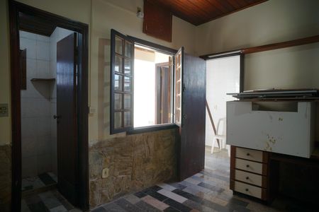 Casa à venda com 360m², 4 quartos e 2 vagas Casa à venda com 360m², 4 quartos e 2 vagasAnexo