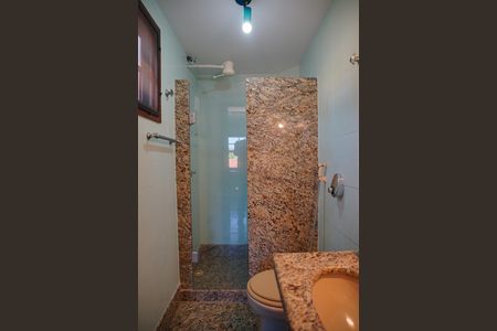 Casa à venda com 360m², 4 quartos e 2 vagas Casa à venda com 360m², 4 quartos e 2 vagasBanheiro do Quarto 1