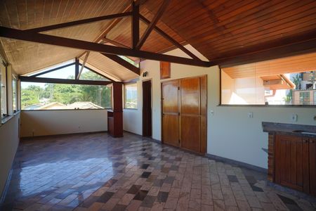 Casa à venda com 360m², 4 quartos e 2 vagas Casa à venda com 360m², 4 quartos e 2 vagasTerraço
