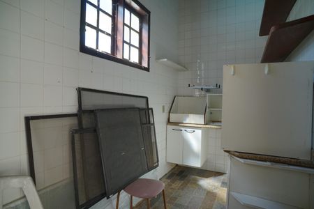 Casa à venda com 360m², 4 quartos e 2 vagas Casa à venda com 360m², 4 quartos e 2 vagasAnexo