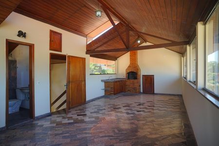 Casa à venda com 360m², 4 quartos e 2 vagas Casa à venda com 360m², 4 quartos e 2 vagasTerraço