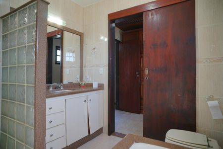 Casa à venda com 360m², 4 quartos e 2 vagas Casa à venda com 360m², 4 quartos e 2 vagasBanheiro do Quarto 3