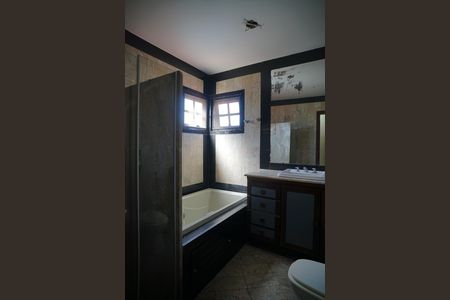 Casa à venda com 360m², 4 quartos e 2 vagas Casa à venda com 360m², 4 quartos e 2 vagasBanheiro do Quarto 2
