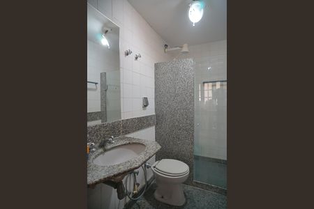 Casa à venda com 360m², 4 quartos e 2 vagas Casa à venda com 360m², 4 quartos e 2 vagasBanheiro Social