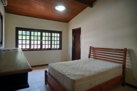 Casa à venda com 360m², 4 quartos e 2 vagas Casa à venda com 360m², 4 quartos e 2 vagasQuarto 3