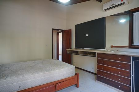 Casa à venda com 360m², 4 quartos e 2 vagas Casa à venda com 360m², 4 quartos e 2 vagasQuarto 3