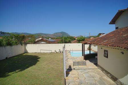 Casa à venda com 360m², 4 quartos e 2 vagas Casa à venda com 360m², 4 quartos e 2 vagasÁrea externa