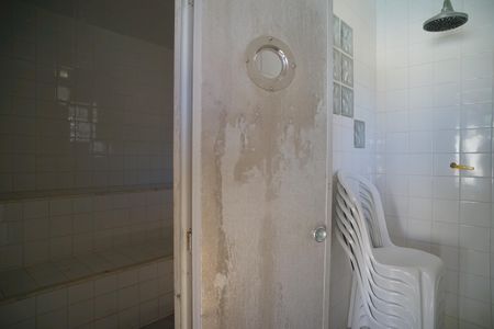 Casa à venda com 360m², 4 quartos e 2 vagas Casa à venda com 360m², 4 quartos e 2 vagasSauna