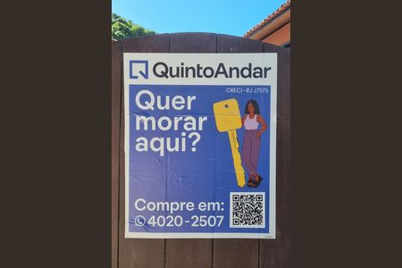 Casa à venda com 360m², 4 quartos e 2 vagas Casa à venda com 360m², 4 quartos e 2 vagasPlaca