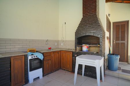Casa à venda com 360m², 4 quartos e 2 vagas Casa à venda com 360m², 4 quartos e 2 vagasChurrasqueira