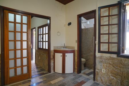 Casa à venda com 360m², 4 quartos e 2 vagas Casa à venda com 360m², 4 quartos e 2 vagasAnexo