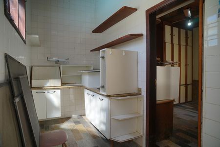 Casa à venda com 360m², 4 quartos e 2 vagas Casa à venda com 360m², 4 quartos e 2 vagasAnexo