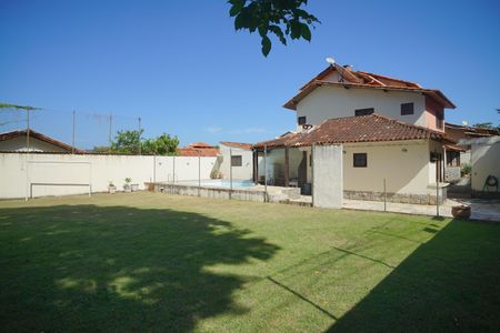 Casa à venda com 360m², 4 quartos e 2 vagas Casa à venda com 360m², 4 quartos e 2 vagasÁrea externa