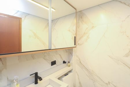 Apartamento à venda com 70m², 3 quartos e 1 vaga Apartamento à venda com 70m², 3 quartos e 1 vagaBanheiro Social