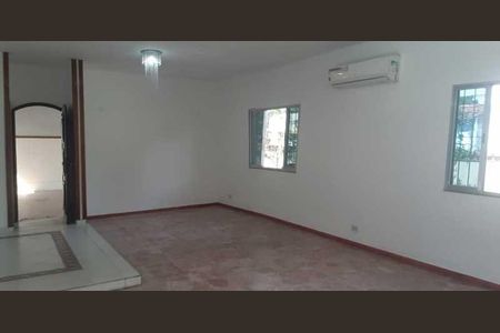 Casa à venda com 3 quartos, 217m² em Anil, Rio de Janeiro