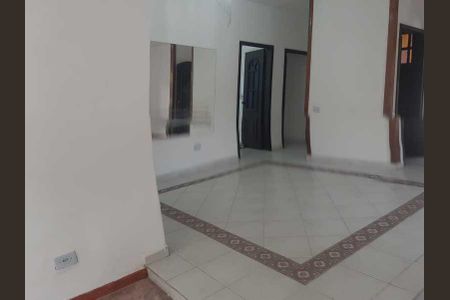Casa à venda com 217m², 3 quartos e 3 vagas