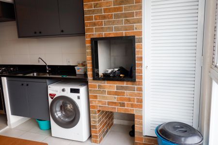 Apartamento à venda com 57m², 2 quartos e 1 vaga Apartamento à venda com 57m², 2 quartos e 1 vagaSacada