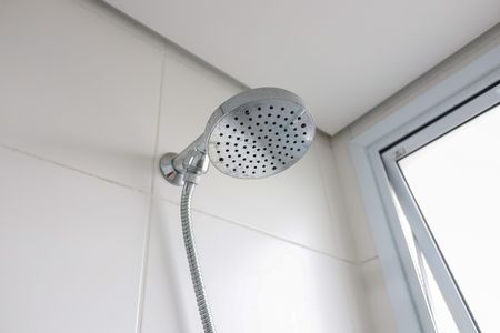 Apartamento à venda com 57m², 2 quartos e 1 vaga Apartamento à venda com 57m², 2 quartos e 1 vagaBanheiro da Suíte 2