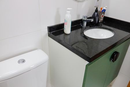 Apartamento à venda com 57m², 2 quartos e 1 vaga Apartamento à venda com 57m², 2 quartos e 1 vagaBanheiro