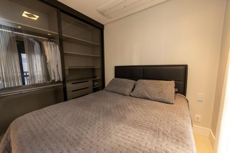 Apartamento à venda com 97m², 4 quartos e 2 vagas Apartamento à venda com 97m², 4 quartos e 2 vagasSuite 1