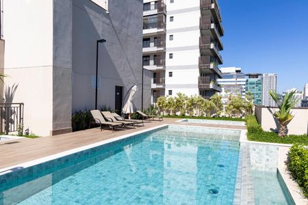Apartamento à venda com 97m², 4 quartos e 2 vagas Apartamento à venda com 97m², 4 quartos e 2 vagasÁrea comum - Piscina