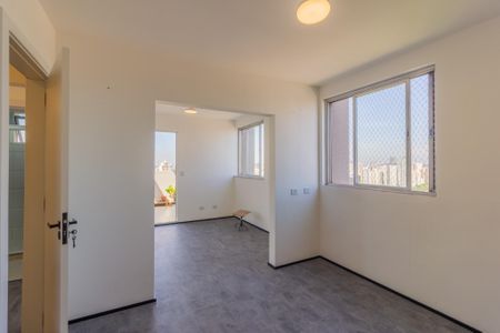 Quartos de apartamento para alugar com 2 quartos, 82m² em Cerqueira César, São Paulo