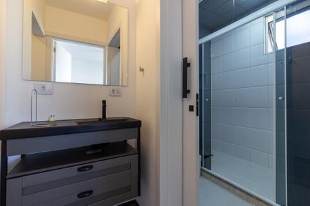 Banheiro de apartamento para alugar com 2 quartos, 82m² em Cerqueira César, São Paulo