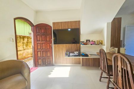 Casa para alugar com 70m², 2 quartos e 1 vaga