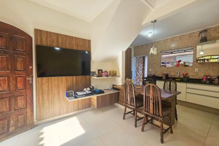 Casa para alugar com 2 quartos, 70m² em Vila Ligya, Guarujá