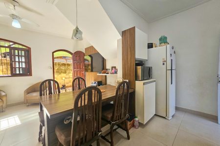 Casa para alugar com 70m², 2 quartos e 1 vaga