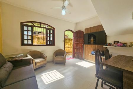 Casa para alugar com 70m², 2 quartos e 1 vaga