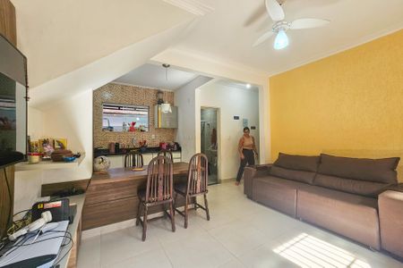 Casa para alugar com 2 quartos, 70m² em Vila Ligya, Guarujá
