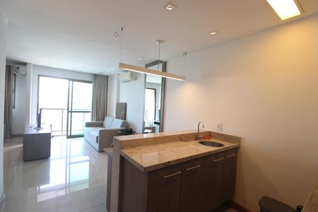 Sala de kitnet/studio à venda com 1 quarto, 34m² em Jacarepaguá, Rio de Janeiro