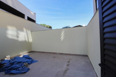 Apartamento à venda com 63m², 2 quartos e 1 vagaÁrea comum 