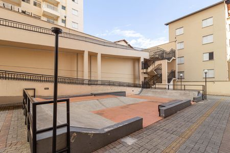 Apartamento para alugar com 56m², 3 quartos e 1 vaga Apartamento para alugar com 56m², 3 quartos e 1 vagaÁrea comum - Pista de skate