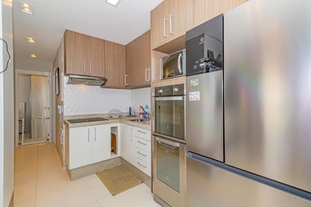 Cozinha de apartamento à venda com 2 quartos, 71m² em Santo Amaro, São Paulo