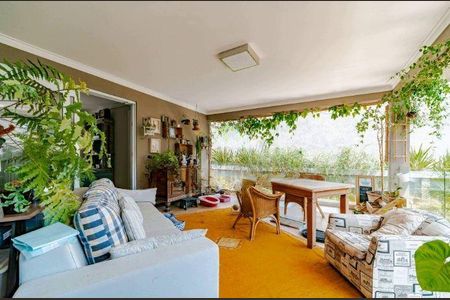 Casa à venda com 750m², 4 quartos e 6 vagas