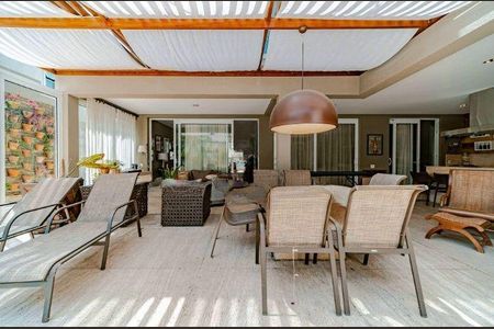 Casa à venda com 750m², 4 quartos e 6 vagas