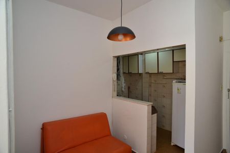 Sala de apartamento para alugar com 1 quarto, 35m² em Barra da Tijuca, Rio de Janeiro