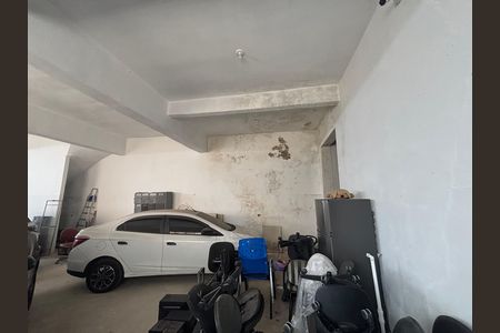 Casa à venda com 250m², 6 quartos e 9 vagas Casa à venda com 250m², 6 quartos e 9 vagasSalao